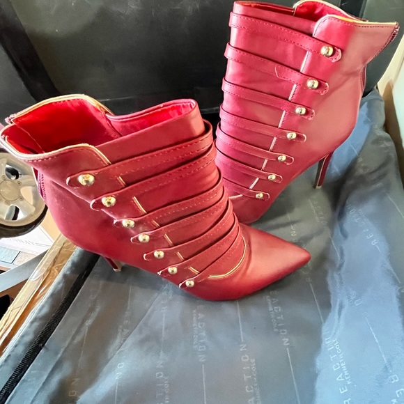 Size 8, red ankle bootie. - Picture 2 of 4